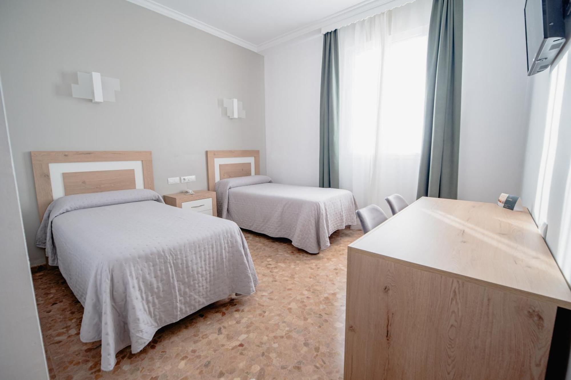 Hotel Chamizo El Arahal Екстериор снимка