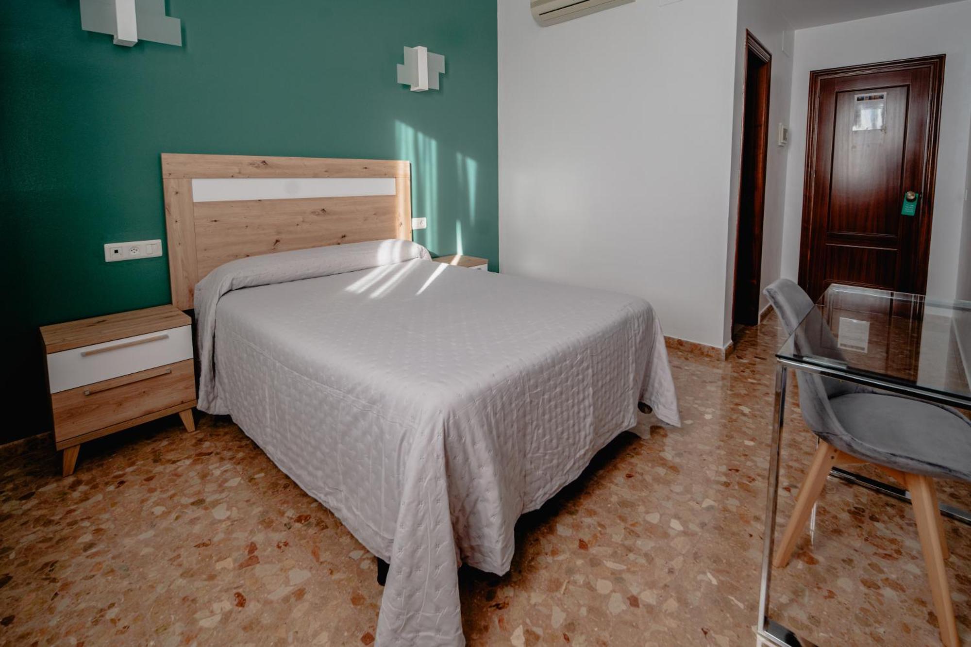 Hotel Chamizo El Arahal Екстериор снимка