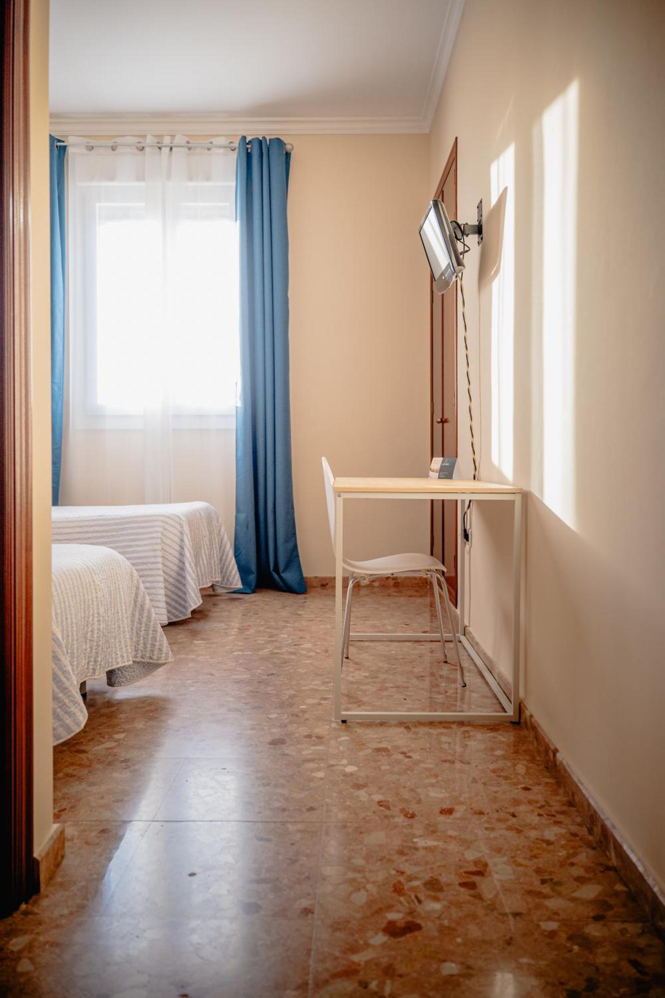 Hotel Chamizo El Arahal Екстериор снимка